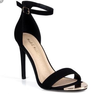 Cute black heel